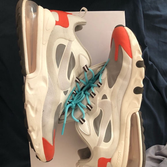 Nike Air Max 270 - Picture 2 of 5